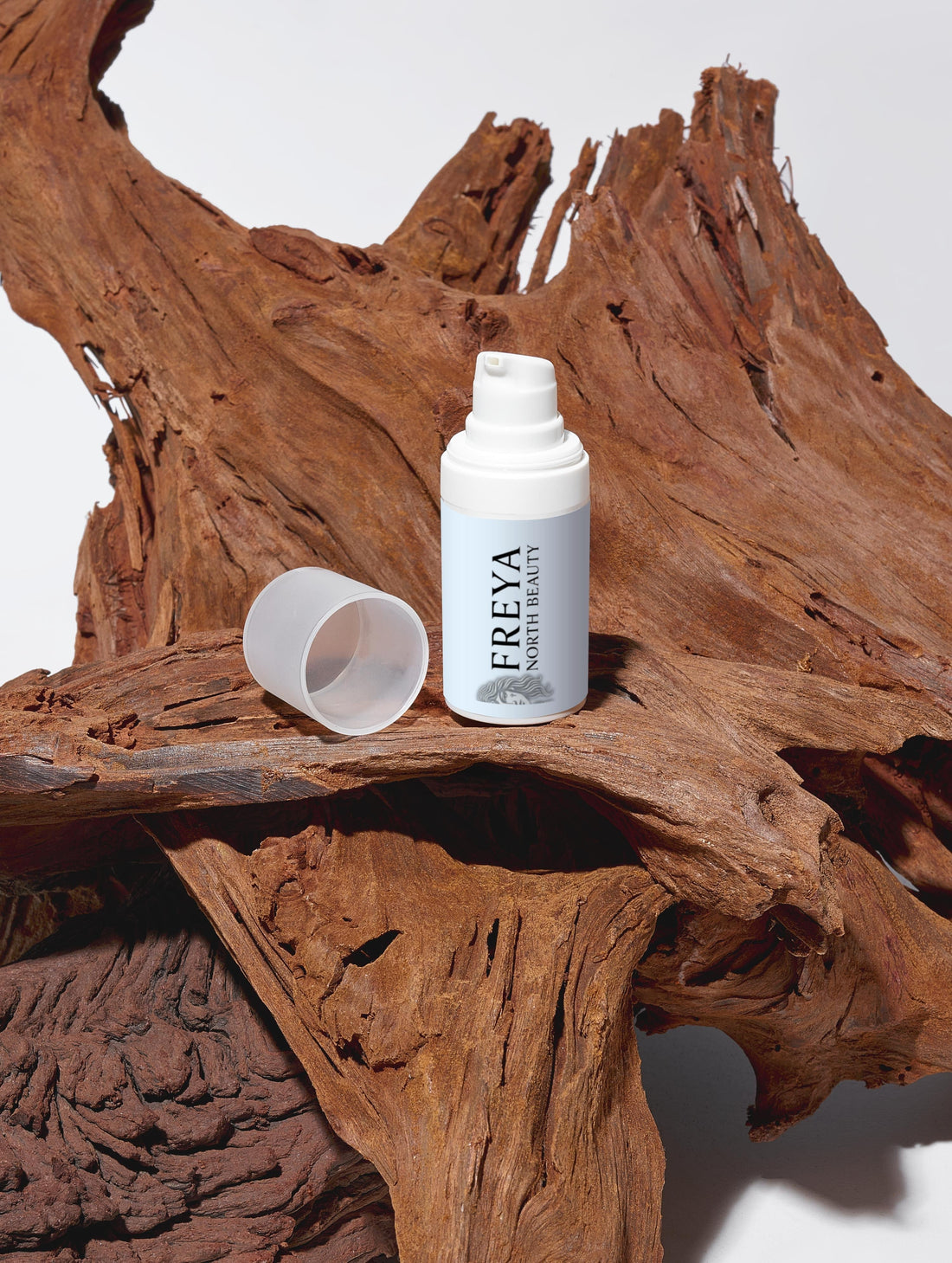 Routine skincare essenziale: cosa serve davvero (e cosa no)