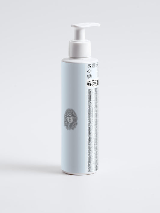 Latte detergente delicato